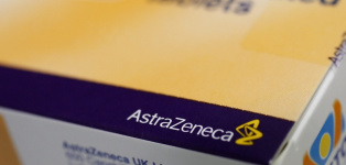 Andalucía inmoviliza más de mil vacunas de AstraZeneca
