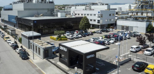 Grifols compra a Green Cross instalaciones en Canadá y EEUU por 390 millones de euros