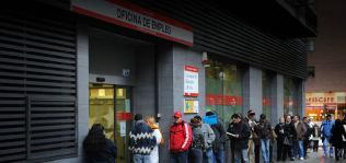 El paro en sanidad se despeja en 29.230 solicitantes menos