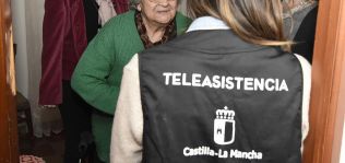 Castilla-La Mancha adjudica por 17,8 millones el servicio de teleasistencia a Tunstall