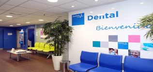 Sanitas sale de compras y adquiere una clínica dental en Barcelona